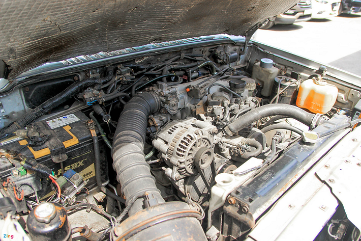 Khi mới ra mắt, Dodge Raider dùng động cơ Astron nạp khí tự nhiên 4 xy-lanh 2.6L công suất 109 mã lực. Sau đó, xe có thêm phiên bản động cơ Cyclone V6 công suất 143 mã lực. Đây đều là những động cơ được trang bị trên Mitsubishi Pajero thế hệ đầu tiên.