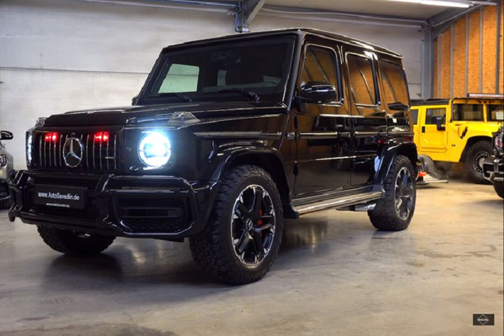 Chiếc Mercedes-AMG G63 chống đạn này đã được điều chỉnh bởi Armored Guard. Cụ thể, G63 được trang bị gói áo giáp X7 hàng đầu với mức độ an ninh dành cho tổng thống. Gói nâng cấp này dành sự chú ý cao nhất tới sự an toàn của người ngồi trong xe trước những kẻ tấn công vũ trang.