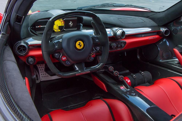 Tuy nhiên dàn xe này đã bị bán đi phân nửa, trong đó, số phận của Ferrari SF90 Stradale và Lamborghini Aventador SVJ đã được định đoạt tìm khách hàng mới, còn chiếc xe hypercar hybrid Porsche 918 Spyder vẫn chưa rõ đã bán luôn hay gửi nhờ 1 công ty nhập khẩu tư nhân.