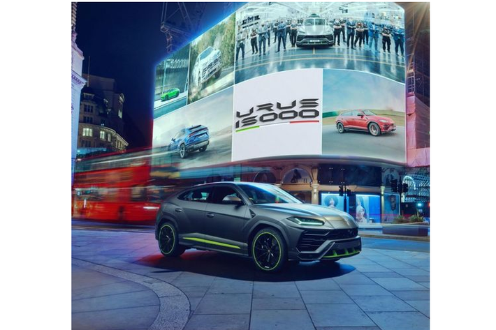 Nhờ đó, Urus có khả năng tăng tốc 0-100 km/h chỉ trong 3,6 giây và 0-200 km/h trong 12,8 giây trước khi đạt vận tốc tối đa 305 km/h. Lamborghini Urus hiện vẫn đang là một trong những chiếc siêu SUV nhanh nhất trên thị trường hiện nay.