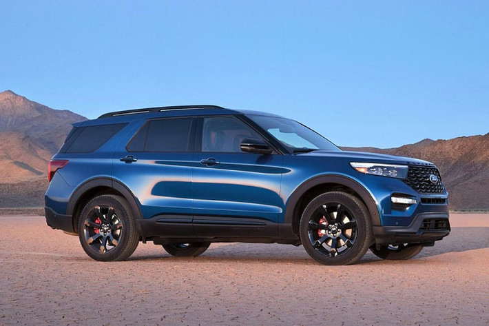 Đối với những người muốn một chiếc Explorer có vẻ ngoài thể thao như ST nhưng giá bán hợp lý hơn, Ford có cung cấp phiên bản ST-Line mới bán ra mềm hơn khá nhiều so với Ford Explorer ST 2022 mới tới 7.570 USD (tương đương khoảng 172,5 triệu đồng).