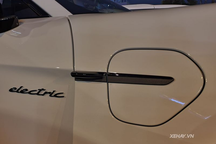 Về truyền động, phiên bản Porsche Taycan Turbo S mới được trang bị hệ truyền động điện cho công suất 616 mã lực ở chế độ tiêu chuẩn và 750 mã lực / 1.050 Nm khi kích hoạt chế độ Overboost.