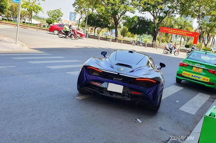 Gói độ này bao gồm cản trước mới tích hợp hai hốc gió lớn, nối liền với líp trước to bản, nắp ca-pô phong cách Senna, vòm bánh xe có thêm khe gió, mui xe được bổ sung một ống dẫn khí và hai bên hông có thêm cặp hốc gió mở rộng giúp tạo thêm một luồng khí đi vào để làm mát hệ thống phanh carbon ceramic bánh sau.