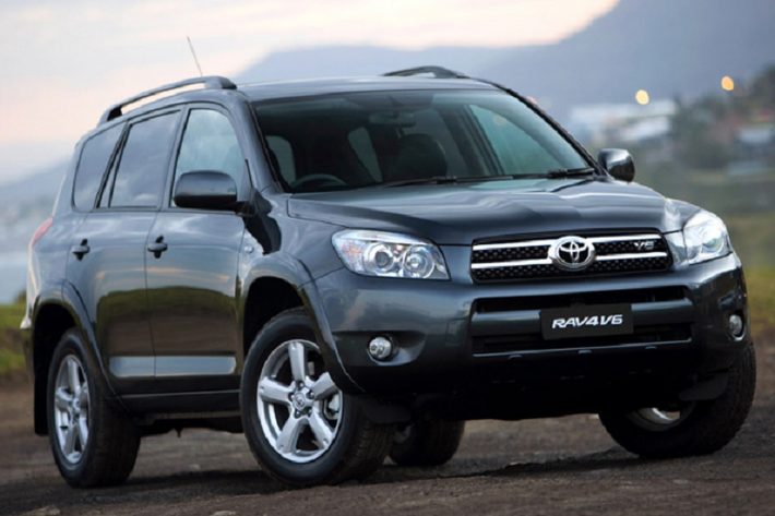 Nhìn chung, bỏ ra số tiền hơn 450 triệu đồng để sở hữu một chiếc Toyota RAV4 nhập Mỹ hơn 15 năm tuổi sẽ không là lựa chọn của số đông. Tầm giá này nhiều người sẽ chọn “đập hộp” xe hạng A phổ thông để an toàn hơn.