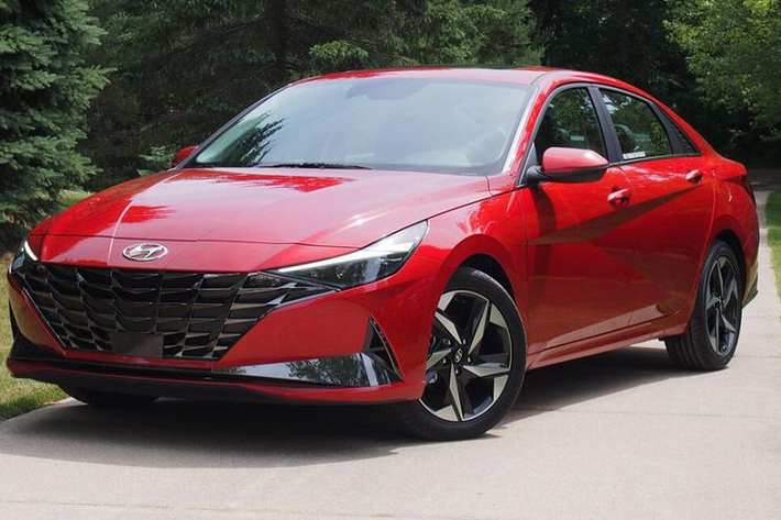 Trong tháng 2/2021 vừa qua, gần 90% lượng xe bán ra tại thị trường Hàn Quốc đều có nguồn gốc từ các thương hiệu xe nội địa. Trong đó, thương hiệu Hyundai Motors chiếm thị phần tới 44,2%; KIA Motors chiếm 37,1%; Genesis chiếm 7,2%; Renault Samsung chiếm 3,8% và Ssangyong Motors chiếm 2,6%. Tính riêng "Ông lớn" Hyundai với 3 thương hiệu trực thuộc là Hyundai, KIA và Genesis đã chiếm tới 88,5% thị phần toàn ngành xe tại Hàn Quốc.