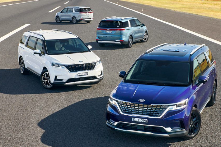 3. Kia Sedona / Kia Carnival (6.153 chiếc) Không chỉ đứng đầu phân khúc MPV tại quê nhà, Kia Sedona còn có thứ hạng rất cao trong danh sách top 10 xe bán chạy nhất tháng với doanh số 6.153 xe.