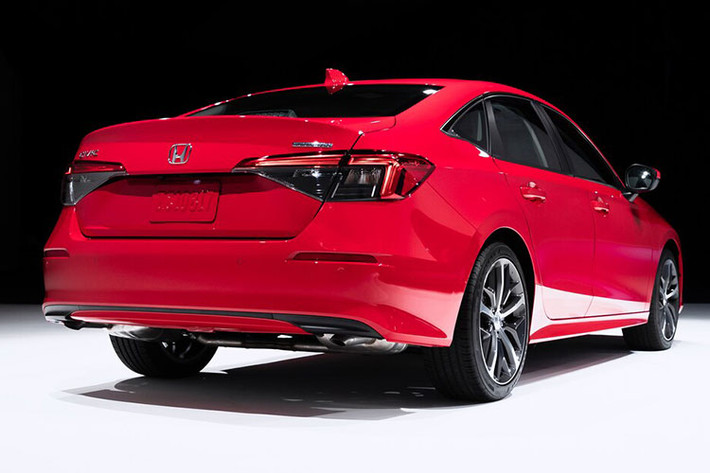Do ảnh hưởng của đại dịch Covid-19, sự kiện giới thiệu Honda Civic mới tại Thái Lan sẽ được tổ chức trực tuyến. Như vậy, Thái Lan là thị trường thứ hai trên thế giới đón nhận Honda Civic 2022, sau Mỹ. Đồng thời, đây cũng là thị trường dùng xe tay lái nghịch đầu tiên trên thế giới đón nhận Honda Civic thế hệ mới.