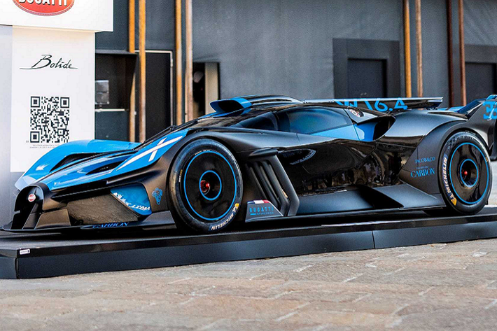 Bugatti Bolide đặc biệt là mẫu siêu xe dành cho đường đua được giới thiệu vào tháng 10/2020. Đây là cái tên dẫn đầu đội hình siêu xe đắt đỏ của Bugatti tham dự Triển lãm Ôtô Milano Monza (Italy) cùng với Chiron Super Sport, Chiron Pur Sport và Chiron Sport.