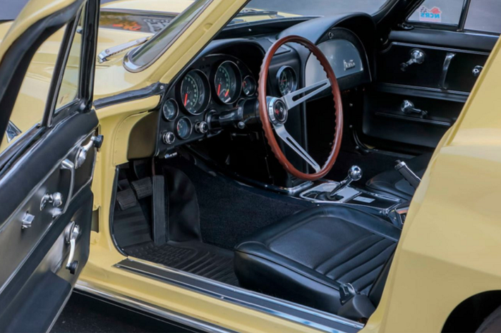 Chiếc xe này là một trong số 20 chiếc Corvette phiên bản giới hạn được chế tạo vào năm 1967, cùng với các gói nâng cấp L88 tùy chọn. Gói này bổ sung thêm động cơ V8 L88 427 phân khối khổng lồ với khối đúc bằng gang được gia cố, tay quay và thanh kết nối bằng thép rèn Tuftrided, cùng các piston nhôm rèn 12,5: 1.