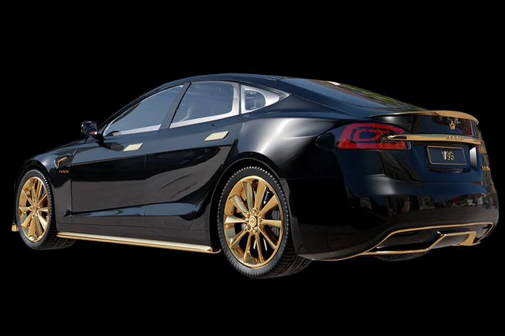 Được sản xuất giới hạn 99 chiếc, giá xe Model Excellence 24K bán ra tới 299.000 USD (hơn 6,9 tỷ đồng). Model Excellence 24K được xây dựng từ phiên bản Tesla Model S Plaid+ cao cấp nhất với giá khởi điểm 142.000 USD.