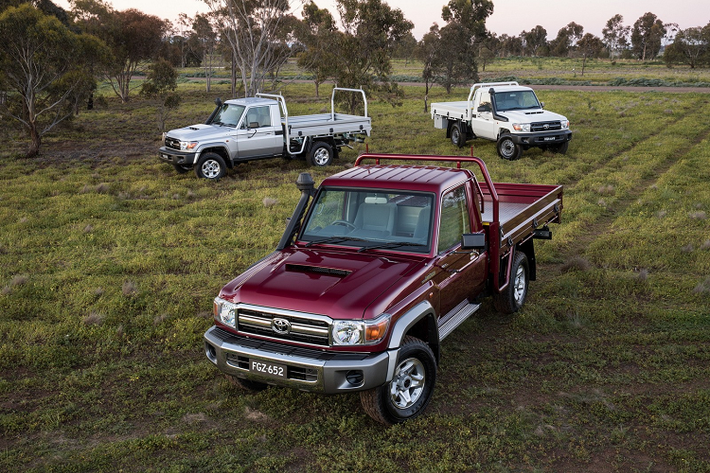 Trong khi Toyota Land Cruiser 300 vừa chính thức ra mắt thế hệ mới và được nhiều người quan tâm, Toyota vẫn còn một mẫu xe khác được ít người biết đến là Toyota Land Cruiser 70 Series mới. Được biết, Toyota Land Cruiser 70 ra mắt lần đầu vào năm 1984 và vẫn đang được bán ra tại thị trường Úc và Trung Đông. Điều thú vị ở mẫu Land Cruiser 70 Series chính là Toyota dự định sẽ tung ra phiên bản nâng cấp hoàn toàn mới trong một năm tới.