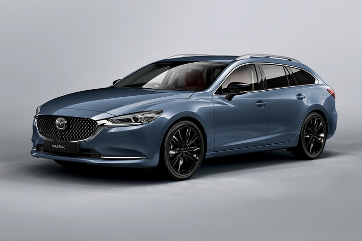 Tại Australia, Mazda6 Sport sedan và wagon đời 2021 có giá lần lượt là 26.725 USD và 27.729 USD. Bản Touring sedan và Touring wagon có giá 30.047 USD và 31.151 USD (khoảng gần 700 triệu - 721 triệu đồng). Phiên bản mới GT SP sedan có giá 36.073 USD và GT SP wagon có giá 37.078 USD (khoảng 835 - 859 triệu đồng). Biến thể cao cấp nhất Atenza sedan và wagon có giá lần lượt 38.700 USD và 39.704 USD (896 - 92 triệu đồng).