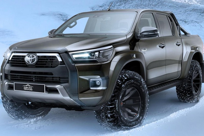 Toyota Hilux thế hệ mới đã lần đầu tiên trình làng vào hồi tháng 6 năm ngoái. Sau hơn nửa năm, mẫu xe bán tải này đã được bổ sung phiên bản độ mang tên Arctic Trucks 35 (AT35). Đây là phiên bản độ do hãng Arctic Trucks tạo ra nhằm tăng thêm khả năng off-road cho Toyota Hilux mới.