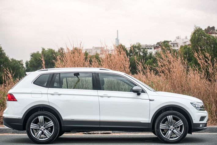 Sở hữu xe Volkswagen, khách hàng sẽ được hưởng chế độ bảo hành, bảo dưỡng toàn cầu. Với kho phụ tùng chính hãng được cung cấp nhanh chóng và giá cả hợp lý từ các nơi được ủy quyền chính thức ở Châu Á cũng như mạng lưới toàn cầu.