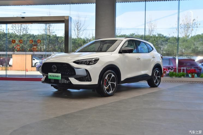 Trong triển lãm Ô tô Bắc Kinh 2020 diễn ra vào tháng 9 năm ngoái, thương hiệu MG đã chính thức trình làng mẫu SUV cỡ C hoàn toàn mới mang tên Linghang. Đến nay, hãng MG lại tiếp tục bổ sung phiên bản plug-in hybrid (PHEV) mới cho mẫu xe này là MG Linghang PHEV 2021 mới.