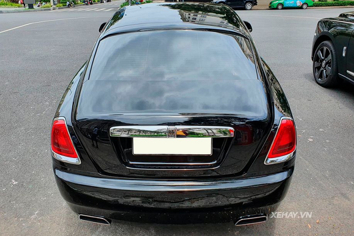 Về thiết kế tổng thể, Rolls-Royce Wraith series II sở hữu những đường nét thiết kế mang đậm giá trị lâu đời của thương hiệu xe siêu sang Anh Quốc.