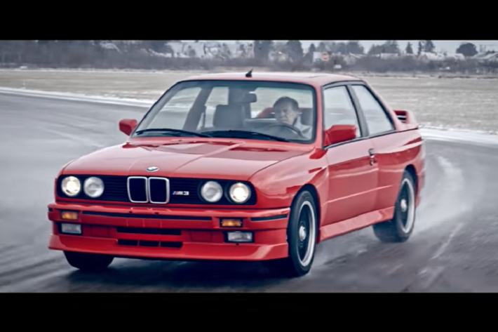 Về hình thức, BMW M3 Cecotto đời 1989 được cung cấp với chỉ 3 màu sắc ngoại thất: đỏ Misano, bạc Nogaro, và xanh lam Macao. Nó đi kèm với một mảnh kim loại số seri bên trong để nhắc nhở bạn về sự quý hiếm của chiếc xe. Ngoài những thay đổi tinh tế này, nó không khác nhiều so với M3 thông thường, đồng nghĩa là nó có khả năng xử lý cực tốt và tạo ra tiếng gầm vui tai từ động cơ 4 xi-lanh.