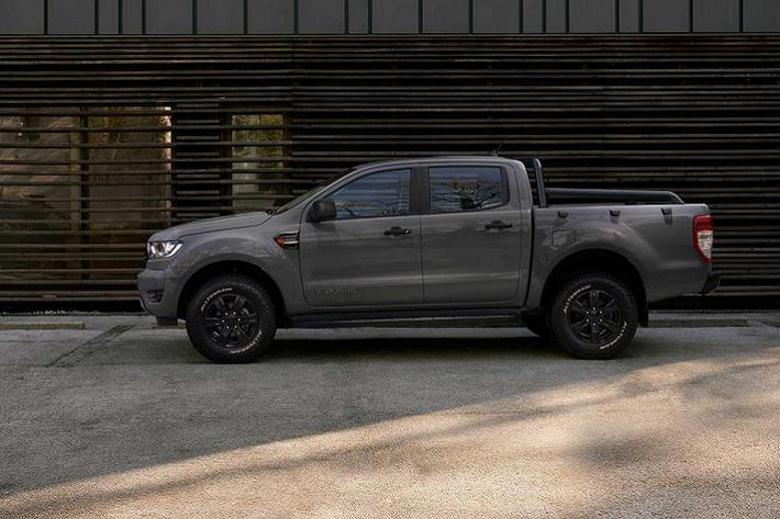 Ford Ranger Wolftrak hướng về cung cấp độ thoải mái, đa dùng cùng tính năng off-road cực đỉnh. Trong khi đó, Ford Ranger Wolftrak dành cho những người làm việc ngoài trời và mong muốn đạt được hiệu suất off-road đỉnh cao mà không ảnh hưởng đến sự thoải mái.