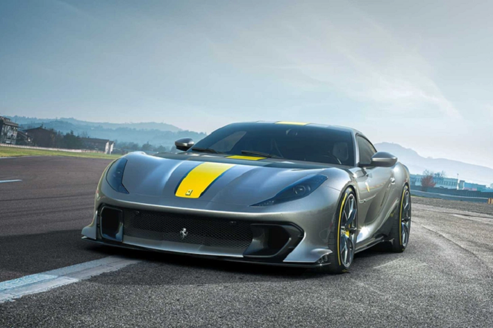 Với những khách hàng có ý định mua siêu xe Ferrari 812 Competizione cả phiên bản coupe lẫn mui trần Aperta thì chắc hẳn sẽ vô cùng thất vọng khi biết cặp đôi siêu xe này hiện đã "cháy hàng" dù mới ra mắt hôm 5/5/2021 vừa qua.