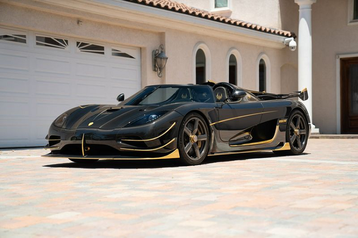 Theo Pagani of Beverly Hills, Phoenix mới chỉ chạy 2.172 km nên tình trạng của xe là gần như mới.
