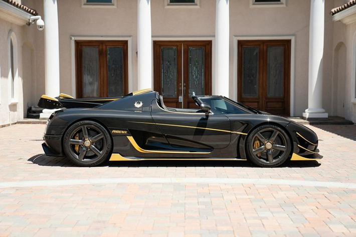 Manny Khoshbin từng chia sẻ rằng mình đã chi ra 2,2 triệu USD (~ 50,6 tỷ VNĐ) để mua Agera RS Phoenix, tuy nhiên, chỉ sau 5 tháng sở hữu, người đàn ông này đã chào giá xe Koenigsegg Agera RS Phoenix tới 4,1 triệu USD (khoảng 94,3 tỷ đồng), thu về món lợi nhuận lên tới 43,7 tỷ đồng). Chiếc xe hiện đang được rao bán bởi Pagani of Beverly Hills.