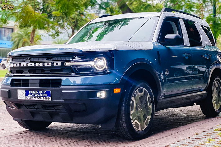 Với giá bán khởi điểm từ 32.860 USD (khoảng 756 triệu đồng) tại thị trường Mỹ, chưa đi kèm với các tùy chọn và mức chênh giá khi về đại lý cho Bronco Sport 2021 phiên bản Outer Banks này. Có thể nói, Bronco Sport 2021 sẽ có mức giá không hề rẻ tại Campuchia.