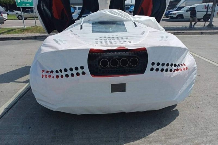 Hiện tại, Thái Lan đang là nước có mức giá bán McLaren 765LT đắt nhất thế giới, còn ở Singapore, giá bán của xe không bao gồm chi phí mua giấy phép sử dụng là 29,7 tỷ đồng. Tại Mỹ, siêu xe giới hạn này được bán với giá 358.000 USD (tương đương với 8,29 tỷ đồng).