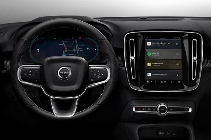 Được biết, ngoài Volvo XC40 chạy điện hoàn toàn, Thái Lan vẫn có cả bản lai điện Volvo XC40 Recharge T5 PHEV 2021 mới nhập khẩu từ Malaysia - ra mắt hồi tháng 11 năm ngoái. Phiên bản PHEV này sẽ có mặt tại Malaysia vào cuối tuần này.