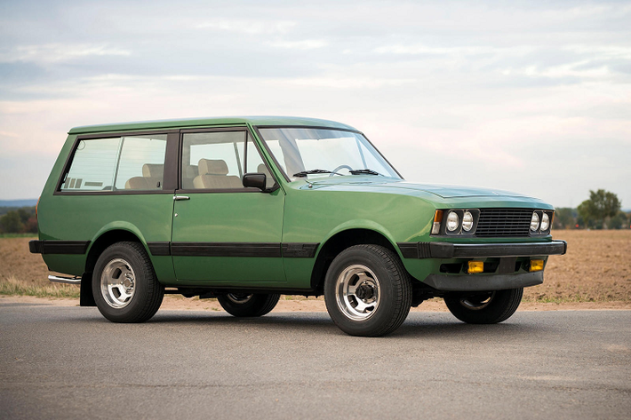 Mẫu xe SUV hàng hiếm đầu tiên là Monteverdi Safari: Monteverdi là thương hiệu ôtô của Thụy Sĩ tồn tại 17 năm, từ 1967 đến 1984. Monteverdi vốn được biết đến với những mẫu siêu xe, tuy nhiên SUV Safari lại tạo được thành công khi giới thiệu vào năm 1976. Safari được chế tạo dựa trên mẫu International Harvester Scout, "trái tim" của Safari là động cơ Chrysler V8 5.2L hoặc V8 7.2L.