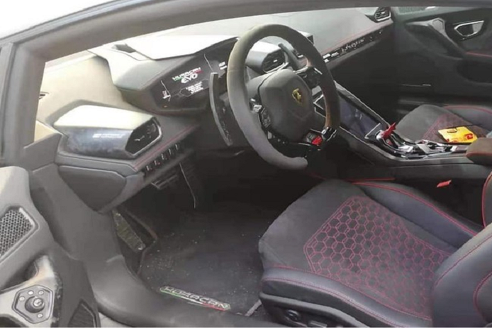 Động cơ V10, hút khí tự nhiên, dung tích 5.2 lít quen thuộc của các siêu xe Lamborghini Huracan LP610-4 sẽ được mang lên phiên bản nâng cấp giữa vòng đời là Lamborghini Huracan EVO nhưng đã được nâng cấp sức mạnh ở công suất tối đa lên đến 631 mã lực và mô-men xoắn cực đại là 600 Nm. Các thông số này trên thế hệ đầu tiên là 601 mã lực và 560 Nm.