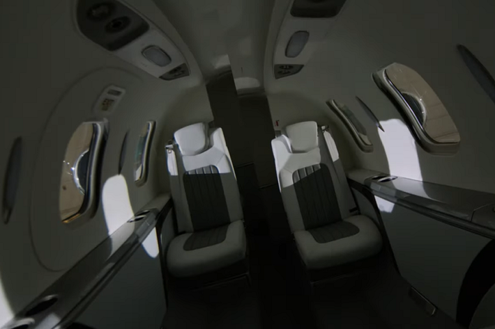 Một trong những tính năng quan trọng của HondaJet Elite S là tăng trọng lượng cất cánh tối đa thêm 90,7 kg, đồng nghĩa rằng người mua chiếc máy bay phản lực thương mại này có thể chở thêm hành khách hoặc hàng hóa cùng với họ, hoặc bay xa hơn 220 km.