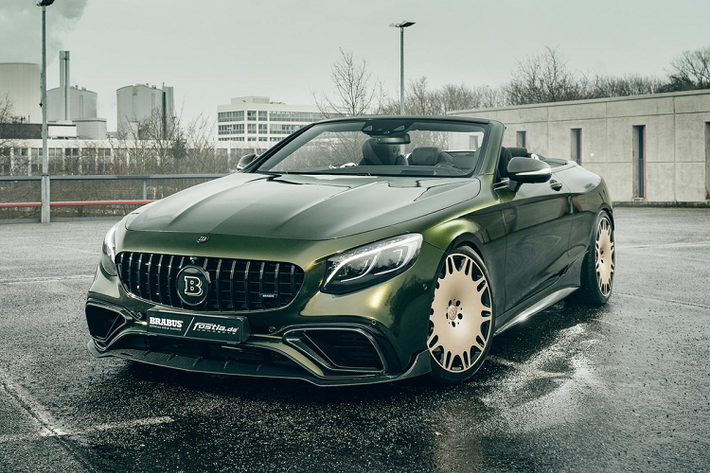 Để khiến chiếc xe thêm nổi bật, chủ nhân của chiếc Mercedes-AMG S63 Convertible kịch độc này đã nhờ sự trợ giúp của 2 hãng độ nổi tiếng tại Đức là Brabus và Fostla. Sự hợp tác của 2 hãng độ danh tiếng này đã mang tới chiếc S63 Convertible vẻ ngoài đặc biệt và độc nhất vô nhị.