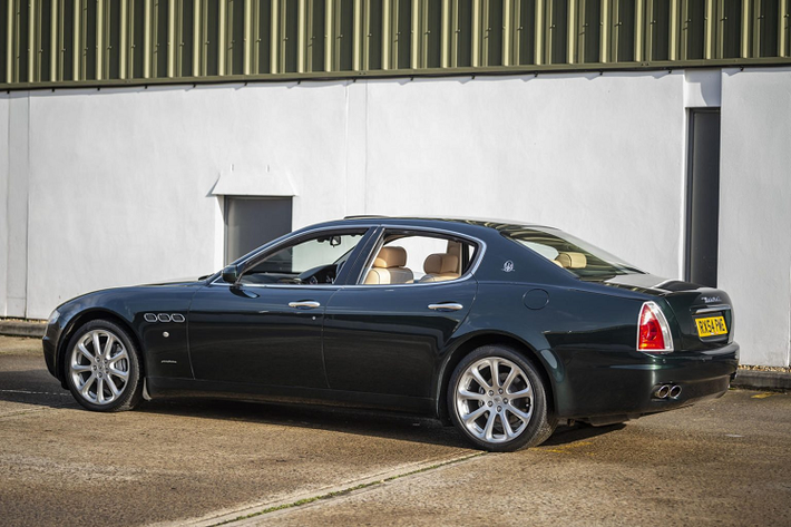 Do trọng lượng lớn hơn so với Coupé và Spyder, thời gian tăng tốc 0–100 km/h của Quattroporte là 5,2 giây và tốc độ tối đa đo được là 275 km/h.