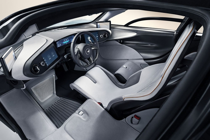 McLaren Speedtail tại Thái Lan là siêu xe hoàn toàn mới, ra mắt vào tháng 10/2018 và thuộc dòng Ultimate Series. McLaren Speedtail sử dụng hệ thống động cơ hybrid xăng-điện với tốc độ tối đa 391 km/h. Speedtail được khẳng định là siêu xe nhanh và sang trọng nhất của McLaren. Được ra đời để tri ân siêu xe huyền thoại F1, McLaren Speedtail sở hữu không gian nội thất chỉ có 3 chỗ ngồi với ghế lái bằng sợi carbon nằm giữa.
