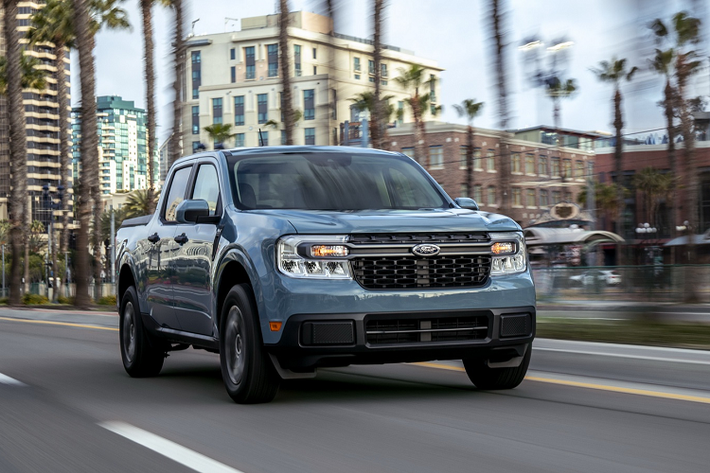 Ford tin rằng Maverick sẽ thu hút được nhiều khách hàng tiềm năng đang muốn tìm kiếm một mẫu xe thực dụng nhưng chưa bao giờ nghĩ đến xe bán tải. Thị trường xe hiện nay tại Mỹ hiện đang bị hai dòng SUV và bán tải thống trị, dù SUV được nhiều người hướng đến nhưng nếu có một mẫu bán tải gọn gàng cùng mức giá khởi điểm chỉ 19.995 USD (hơn 46 triệu đồng), Maverick thực sự là lựa chọn nên xem xét.