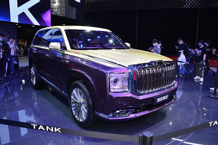 Là một thương hiệu con của Great Wall Motors, Tank được nhiều người biết đến trong thời gian gần đây với bản SUV hạng sang Cybertank concept mang thiết kế ấn tượng. Mới đây, Tank tiếp tục cho ra mắt một mẫu SUV hạng sang hoàn toàn mới với tên gọi 800.