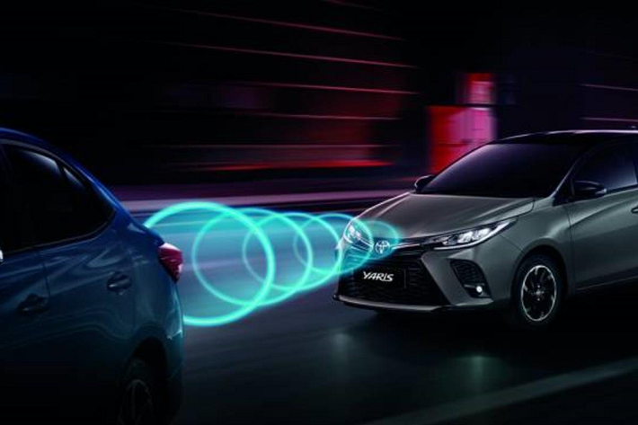 Tại Thái Lan, Toyota Vios bản cập nhật có màn hình cảm ứng 7 inch với Smart Device Link, Android Auto và Apple CarPlay với nhận dạng giọng nói trên các phiên bản Sport và Sport Premium. Về dàn âm thanh, Vios Entry, Sport và Sport Premium lần lượt có 2, 4 và 6 loa. Ngoài ra, hệ thống đèn pha tự động trên tất cả các phiên bản, điều hòa tự động trên phiên bản Sport và Sport Premium, trong khi phiên bản Sport Premium có cổng USB cho hàng ghế thứ hai.