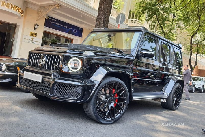 Bắt đầu ở kiểu dáng bên ngoài, Mercedes-AMG G63 thế hệ mới được độ bodykit Brabus 800 trông hầm hố và cuốn hút hơn hẳn.