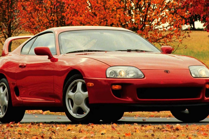 Những chiếc xe ôtô nội địa Nhật Bản - Japanese Domestic Market (JDM), đầu tiên phải kể đến là 2000GT của Toyota khi hãng bắt tay cùng Yamaha để sản xuất một chiếc xe cạnh tranh cùng Jaguar E-Type và Porsche 911. Sau đó, nhiều cái tên khác cũng gia nhập và gần như toàn bộ đều trở thành huyền thoại.