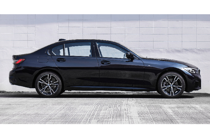 Cả BMW 3-Series Gran Limousine ở Ấn Độ, 3-Series Gran Sedan G28 ở Thái Lan và 3-Series LWB tại Trung Quốc đều có cùng chiều rộng 1.827 mm và chiều cao 1.442 mm so với bản G20. Tuy nhiên, ba biến thể này dài hơn 110 mm, ở mức 4.819 mm, trục cơ sở 2.961 mm, trong khi bản 3-Series tiêu chuẩn là 2.851 mm.
