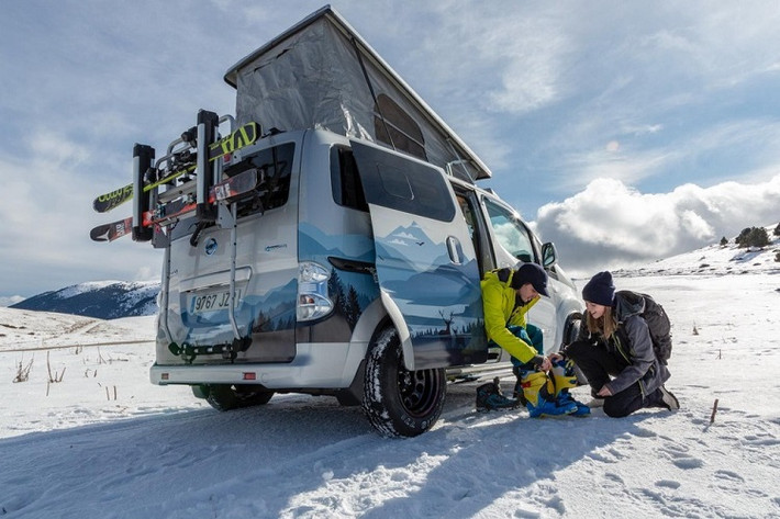 Concept e-NV200 Winter Camper có trang bị hệ truyền động điện giống như ở phiên bản sản xuất hiện tại, tương đương một cụm pin 40 kWh mang tới cự li di chuyển khoảng 300 km.