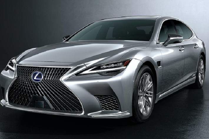Giá xe Lexus LS 500h 2021 vẫn chưa chính thức được công bố, nhưng dự kiến sẽ khởi điểm từ 91.525 USD (khoảng 2,11 tỷ đồng), đã bao gồm phí vận chuyển 1.025 USD (khoảng 23,6 triệu đồng).