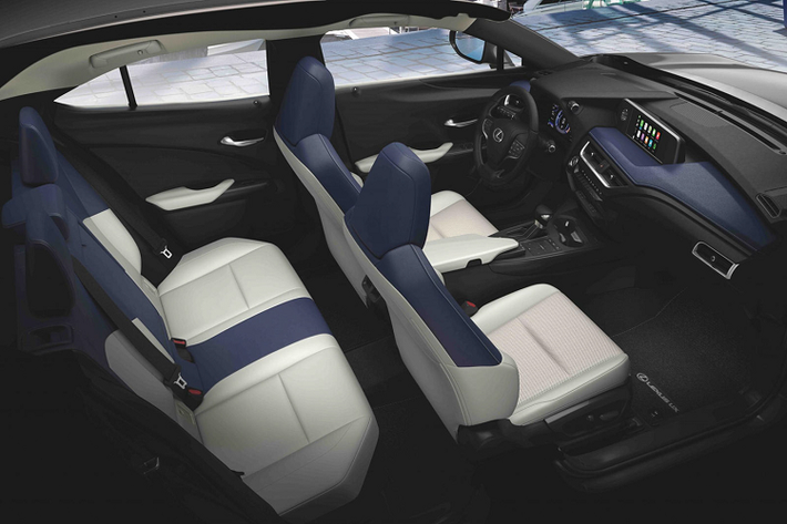 Tuy nhiên, phiên bản nền tảng này của Lexus được gọi với tên riêng Global Architecture – Compact (GA-C), hứa hẹn những cải tiến theo hướng đặc trưng hơn. Xe dài 4.496 mm, trong đó chiều dài cơ sở ở mức 2.639 mm, ngắn hơn 144 mm so với “đàn anh” Lexus NX.