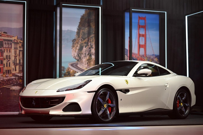 Dòng siêu xe mui trần của hãng xe Ferrari đang phụ thuộc vào mẫu xe Portofino M sau khi thế hệ đầu tiên là phiên bản Portofino đã ra mắt được hơn 4 năm. Hiện Ferrari Portofino M mới đang có lịch giới thiệu vòng quanh thế giới ở các đất nước có đại lý chính hãng Ferrari.