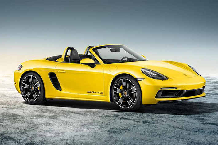 Mẫu xe thể thao nhà Porsche này có khả năng tăng tốc ấn tượng, từ 0-100km/h mất 5,5 giây nhờ gói tuỳ chọn Sport Chrono. Vận tốc tối đa của xe là 264km/h. Bước sang thế hệ mới như ngày nay, Boxster không còn được dùng động cơ đối đỉnh 6 xy-lanh hút khí tự nhiên như thế hệ cũ, mà chuyển sang dùng động cơ 4 xy-lanh thẳng hàng.