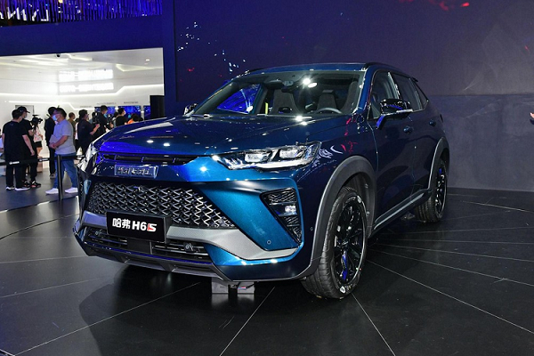 Vào ngày 27/8 vừa qua, thương hiệu Haval của Trung Quốc đã kỷ niệm 10 năm thành lập bằng một sự kiện tổ chức riêng tại một công viên ở Thành Đô. Ở sự kiện này (diễn ra song song với Triển lãm Ô tô Thành Đô 2021), nhà sản xuất xe Trung Quốc đã chính thức hé lộ một mẫu SUV dáng vẻ coupe mới tinh gọi là H6S 2021 hoàn toàn mới.