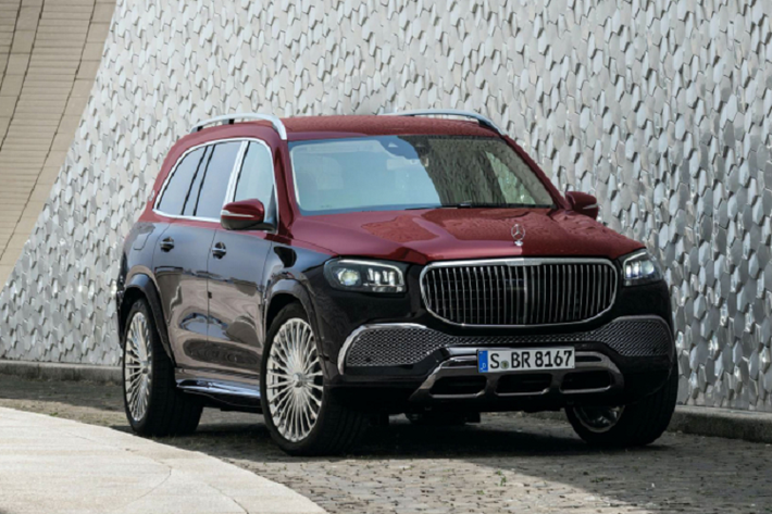 Việt Nam được biết đến là một trong những thị trường có doanh số Mercedes-Maybach siêu sang nhiều nhất khu vực Đông Nam Á và đứng Top 10 trên thế giới. Chính vì vậy, hãng mẹ tại Đức ưu tiên thị trường Việt Nam cho phép bán và giới thiệu sớm các mẫu Mercedes-Maybach.