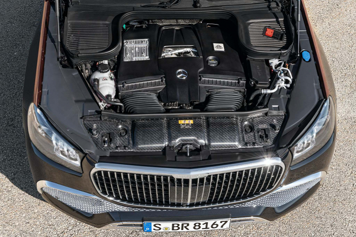 Được phát triển dựa trên nền tảng khung gầm của dòng SUV GLS thế hệ thứ 4. Phiên bản siêu sang Mercedes-Maybach GLS 600 4Matic định vị cao hơn GLS450 4Matic và GLS580 4Matic. GLS 600 4Matic sử động cơ V8 dung tích 4.0L tăng áp kép, tích hợp hệ thống MHEV có tên EQ Boost cho công suất tối đa 550 mã lực và mô-men xoắn cực đại 730Nm.