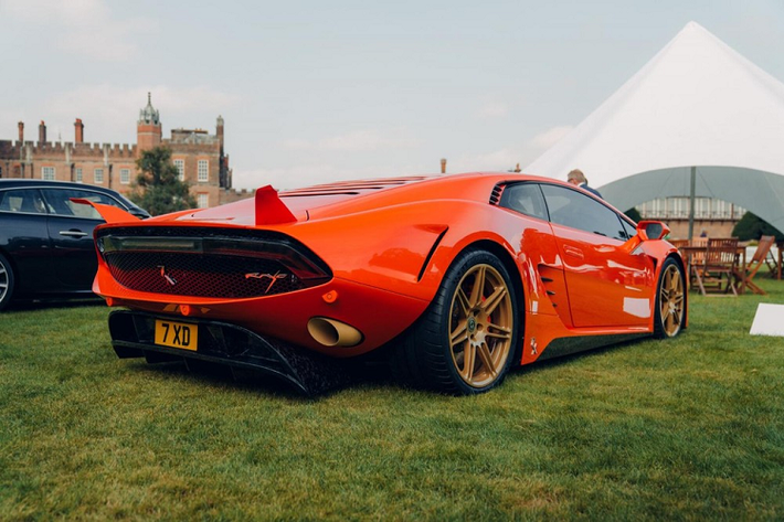 7X Design không công bố giá xe Lamborghini Huracan Rayo độc nhất vô nhị này, trong khi Envisage Group vui mừng được phô trương kỹ năng chế tạo thân vỏ của họ. Rayo có thể đã được thiết kế và sản xuất theo một đặt hàng đặc biệt, và nếu là vậy, chủ xe nhất định phải là một đại gia hết sức giàu có.