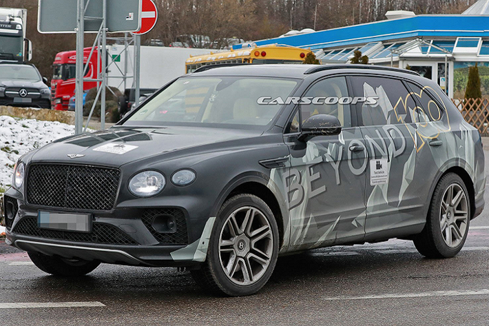 Bentley đã không có một phiên bản trục cơ sở kéo dài nào kể từ khi Mulsanne bị khai tử, nhưng điều đó sẽ sớm thay đổi khi công ty đang hoàn thiện Bentley Bentayga EWB mới. Được bắt gặp trong quá trình thử nghiệm ở châu Âu, nguyên mẫu này không có gì nổi bật vì phần đầu và đuôi xe được chuyển đổi từ Bentayga tiêu chuẩn.